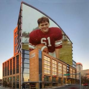 Meet your Posher, Dennis